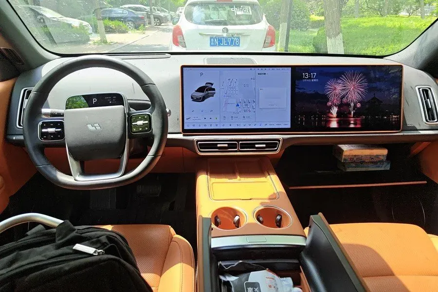2025 Li L6 Range Extended 154HP L4 REEV,autocango,china used car exporter,china ev exporter,chinese used car exporter,chinese used ev exporter