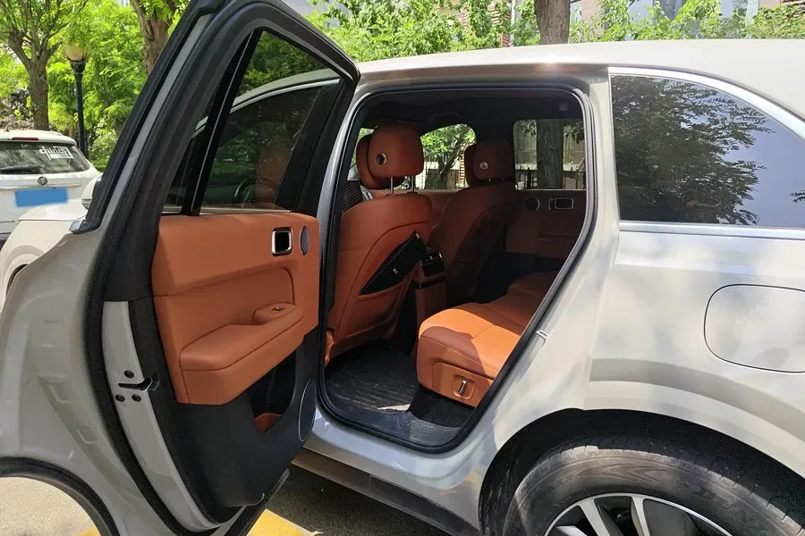 2025 Li L6 Range Extended 154HP L4 REEV,autocango,china used car exporter,china ev exporter,chinese used car exporter,chinese used ev exporter