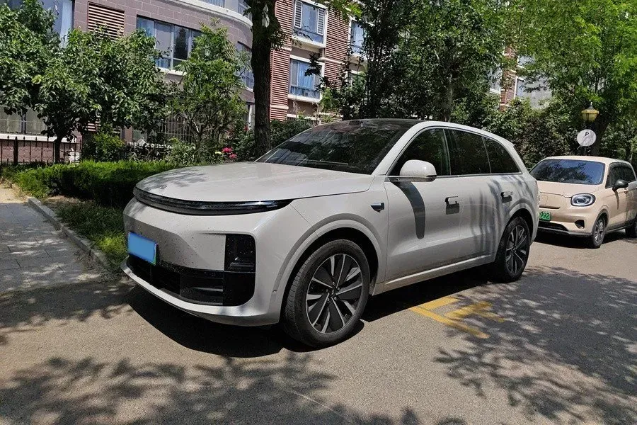 2025 Li L6 Range Extended 154HP L4 REEV,autocango,china used car exporter,china ev exporter,chinese used car exporter,chinese used ev exporter