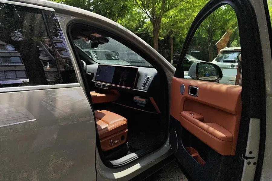 2025 Li L6 Range Extended 154HP L4 REEV,autocango,china used car exporter,china ev exporter,chinese used car exporter,chinese used ev exporter