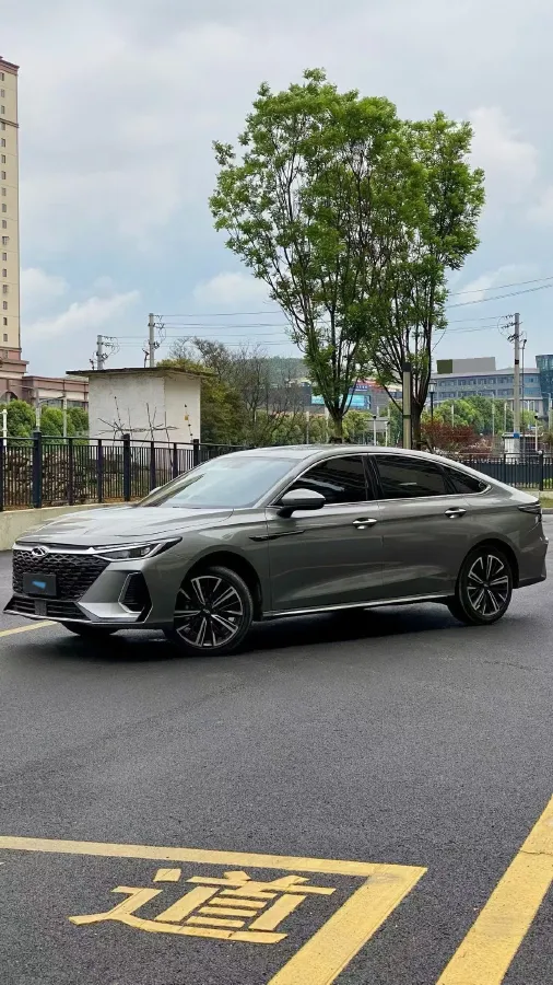 2025 Chery Arrizo 8 1.6T 197HP L4 7DCT,autocango,china used car exporter,china ev exporter,chinese used car exporter,chinese used ev exporter