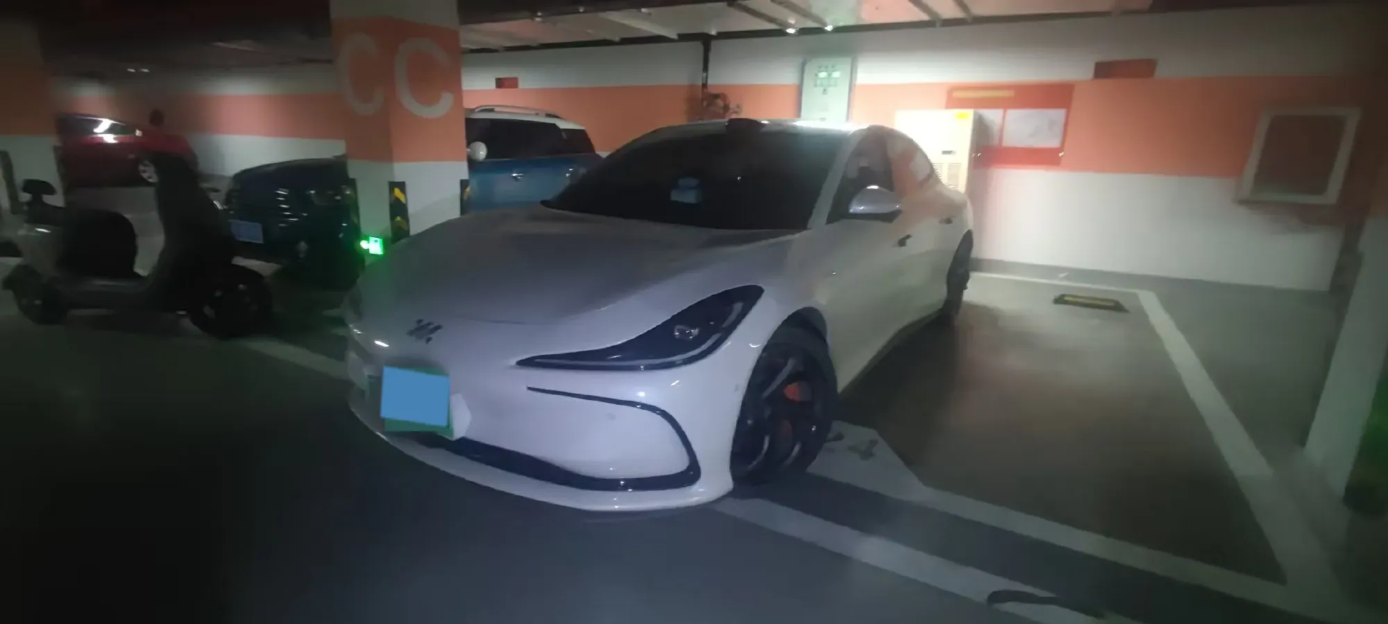 2024 IM L6 BEV 75KWH,autocango,china used car exporter,china ev exporter,chinese used car exporter,chinese used ev exporter