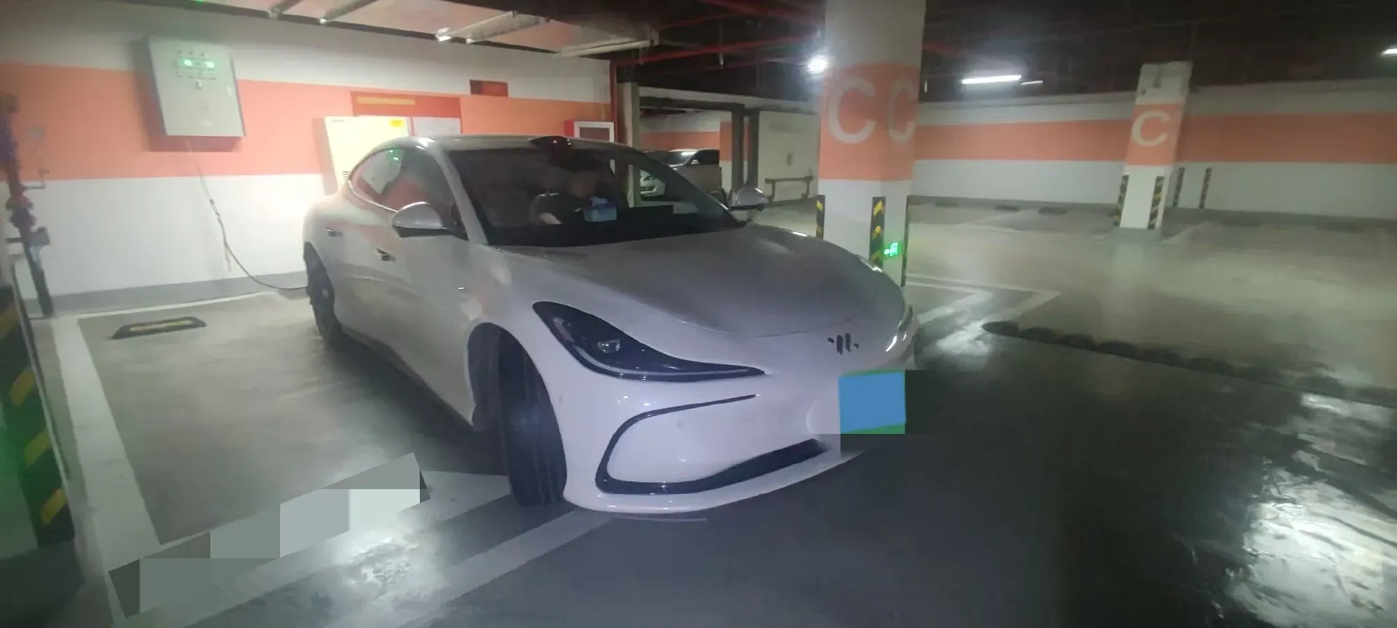 2024 IM L6 BEV 75KWH,autocango,china used car exporter,china ev exporter,chinese used car exporter,chinese used ev exporter