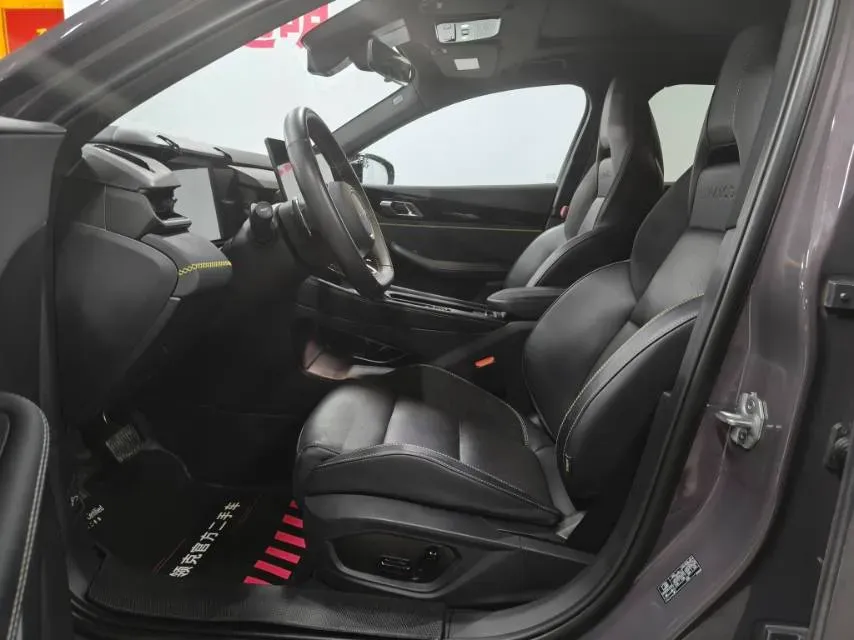 2025 LYNK&CO 03 1.5T 181HP L4 7DCT,autocango,china used car exporter,china ev exporter,chinese used car exporter,chinese used ev exporter