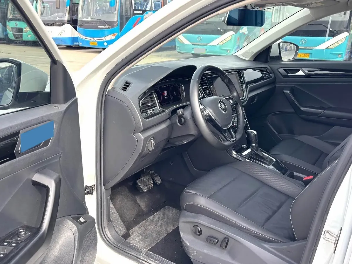 2022 Volkswagen T-Roc 1.4T 150HP L4 7DCT,autocango,china used car exporter,china ev exporter,chinese used car exporter,chinese used ev exporter