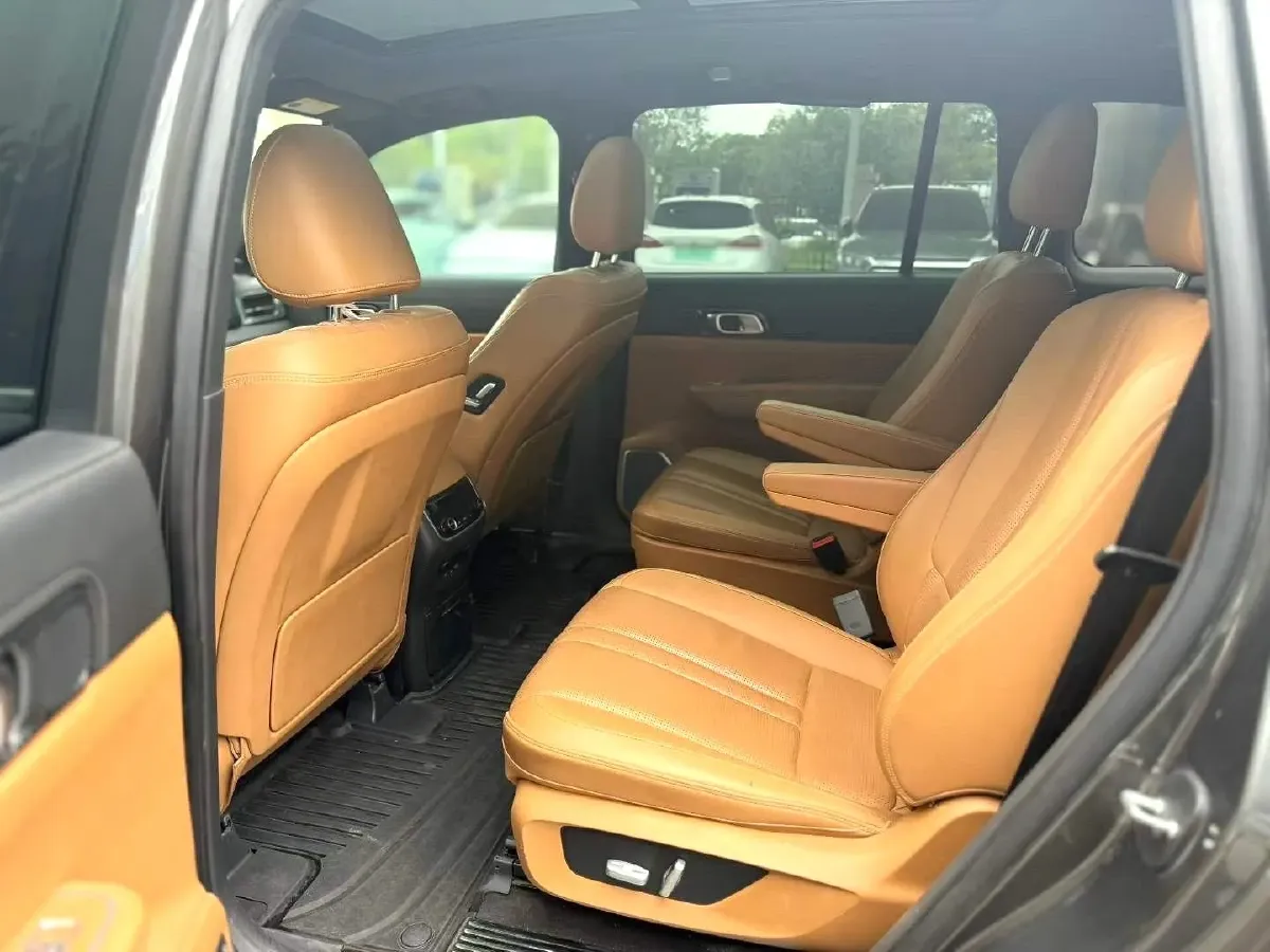 2020 Li ONE Range Extended 131HP REEV 40.5KWH,autocango,china used car exporter,china ev exporter,chinese used car exporter,chinese used ev exporter