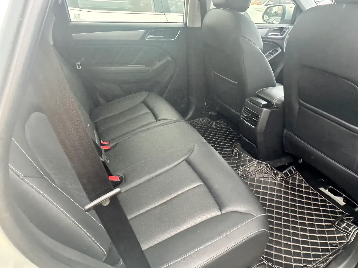 2020 Roewe i6 1.5T 169HP L4 7DCT,autocango,china used car exporter,china ev exporter,chinese used car exporter,chinese used ev exporter