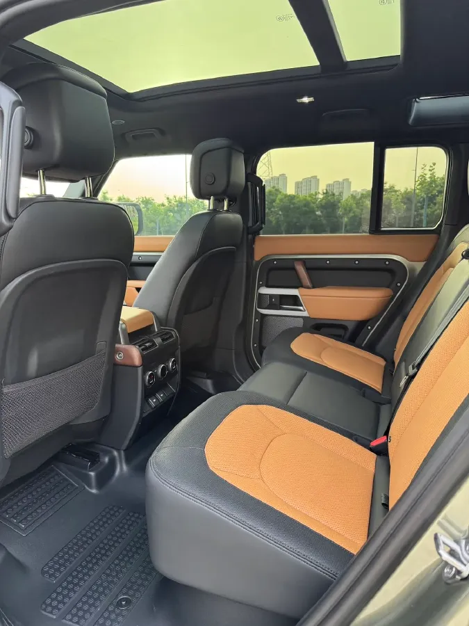 2024 Land Rover Defender 3.0T 400HP L6 8AT,autocango,china used car exporter,china ev exporter,chinese used car exporter,chinese used ev exporter