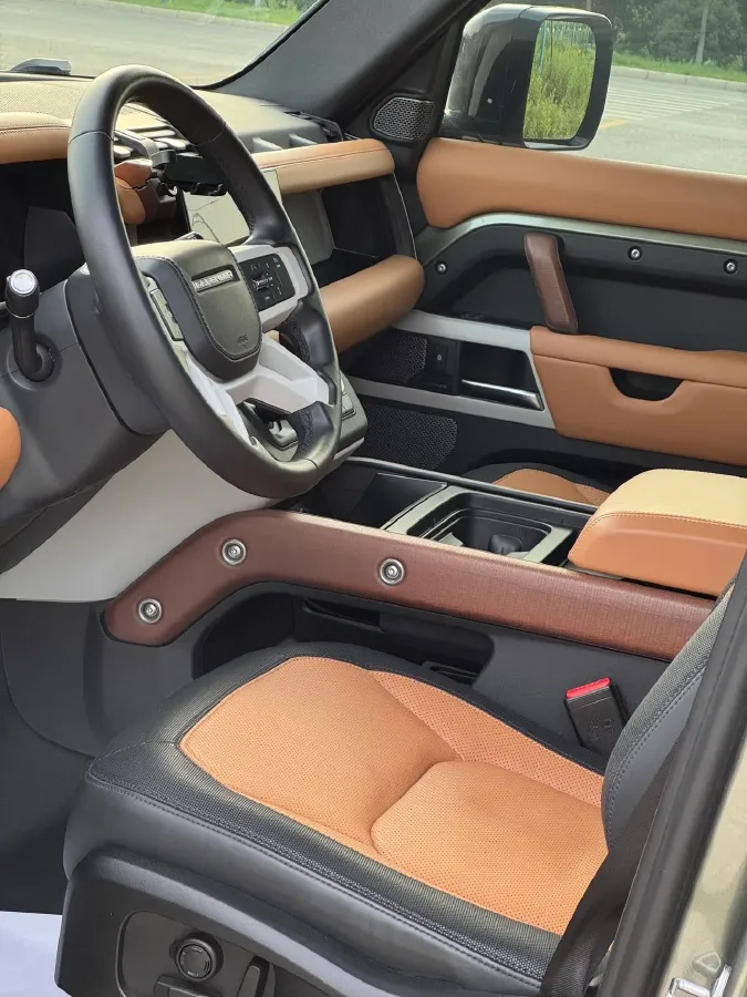 2024 Land Rover Defender 3.0T 400HP L6 8AT,autocango,china used car exporter,china ev exporter,chinese used car exporter,chinese used ev exporter