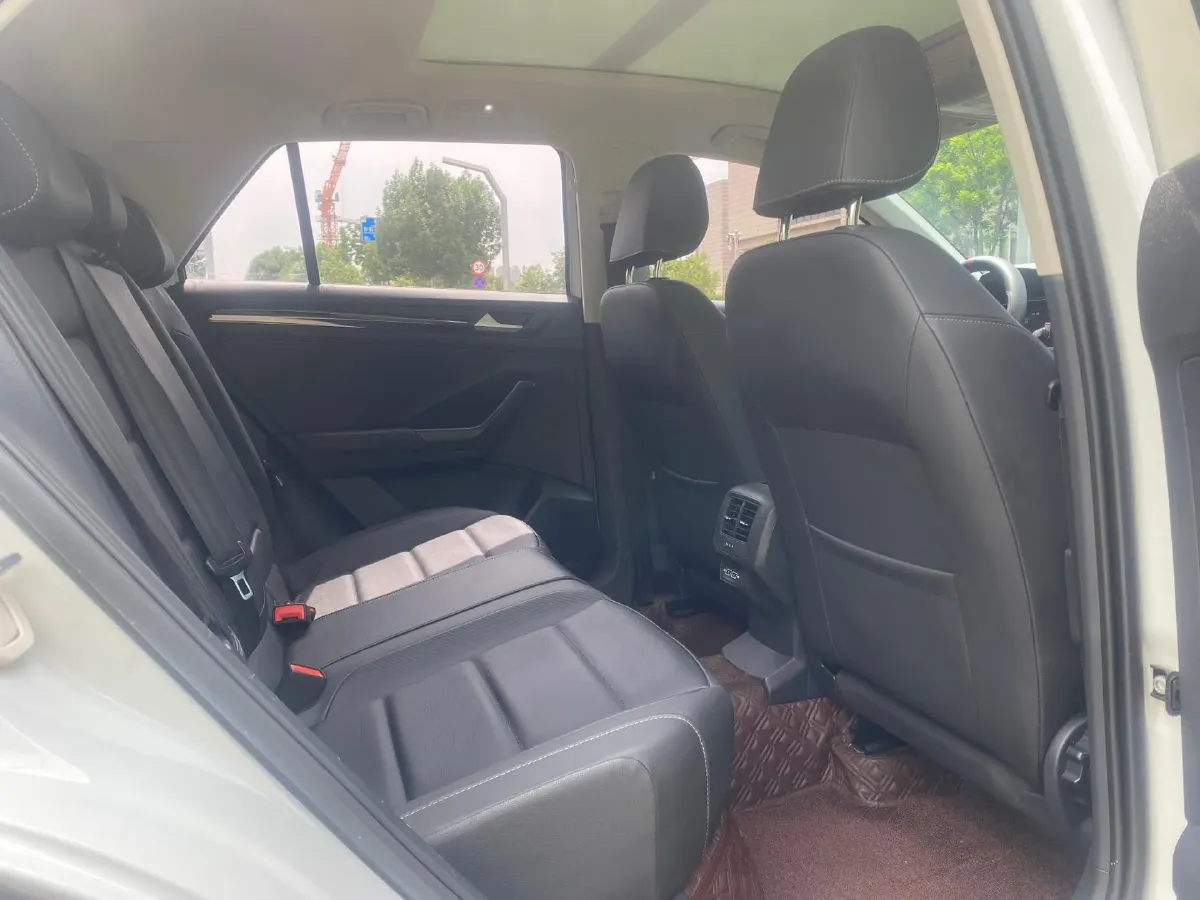 2020 Volkswagen T-Roc 1.4T 150HP L4 7DCT,autocango,china used car exporter,china ev exporter,chinese used car exporter,chinese used ev exporter