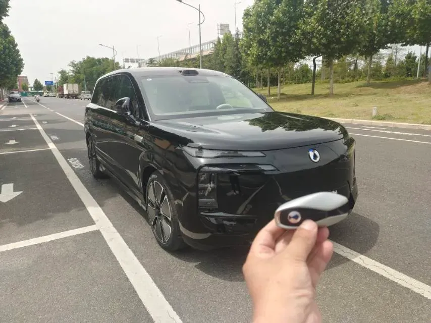 2025 Denza DenzaN8L 2.0T 207HP L4 E-CVT PHEV,autocango,china used car exporter,china ev exporter,chinese used car exporter,chinese used ev exporter