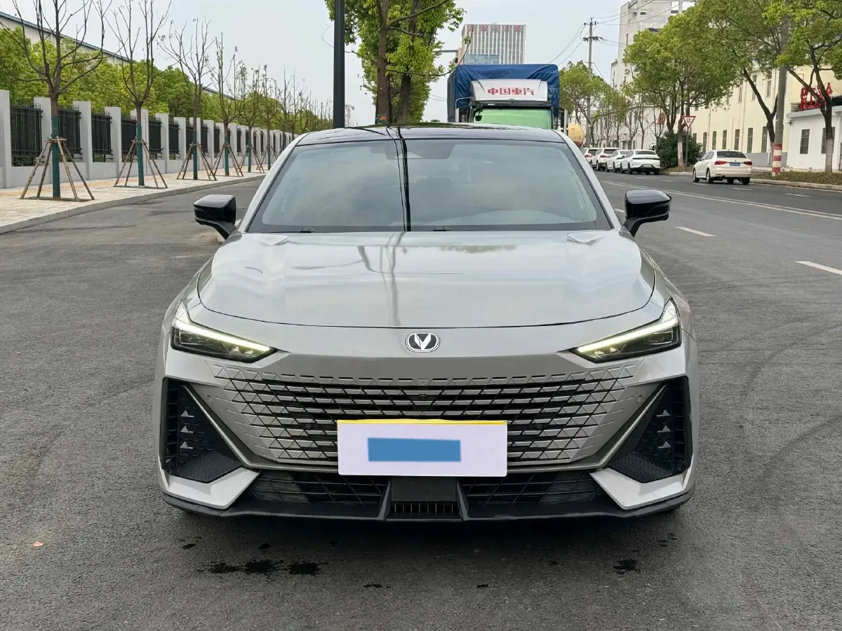 2023 ChangAn UNI-V iDD 1.5T 170HP L4 6TCT PHEV 18.4KWH,autocango,china used car exporter,china ev exporter,chinese used car exporter,chinese used ev exporter