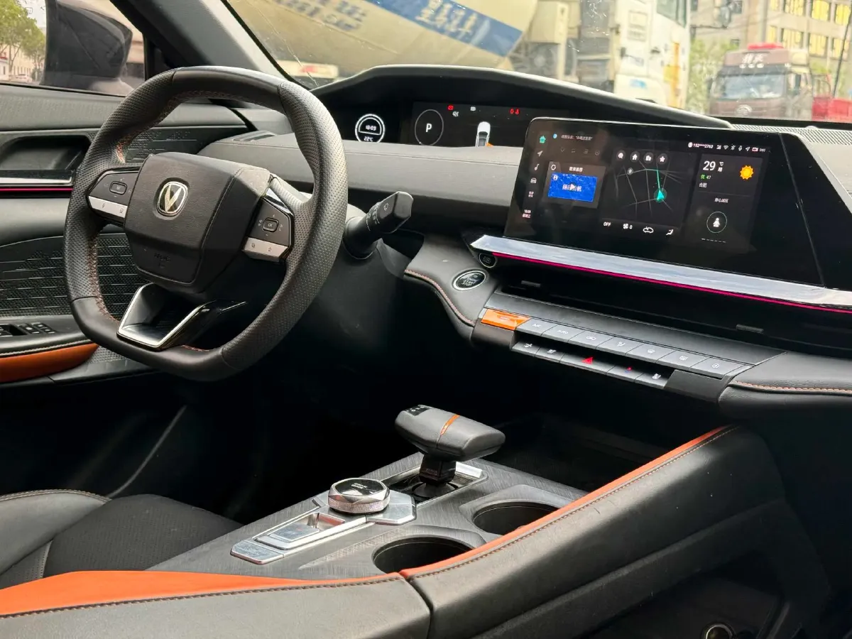 2023 ChangAn UNI-V iDD 1.5T 170HP L4 6TCT PHEV 18.4KWH,autocango,china used car exporter,china ev exporter,chinese used car exporter,chinese used ev exporter