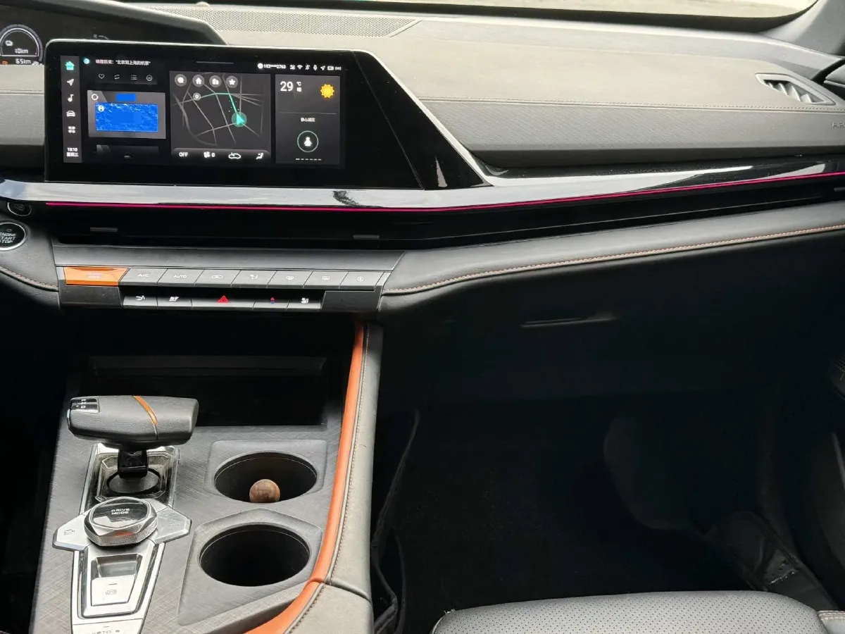 2023 ChangAn UNI-V iDD 1.5T 170HP L4 6TCT PHEV 18.4KWH,autocango,china used car exporter,china ev exporter,chinese used car exporter,chinese used ev exporter