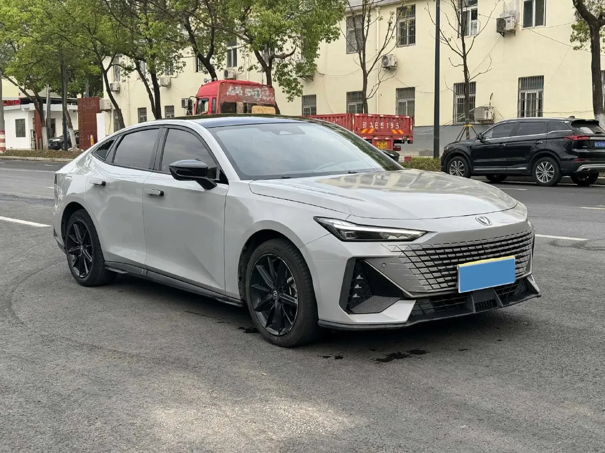2023 ChangAn UNI-V iDD 1.5T 170HP L4 6TCT PHEV 18.4KWH,autocango,china used car exporter,china ev exporter,chinese used car exporter,chinese used ev exporter
