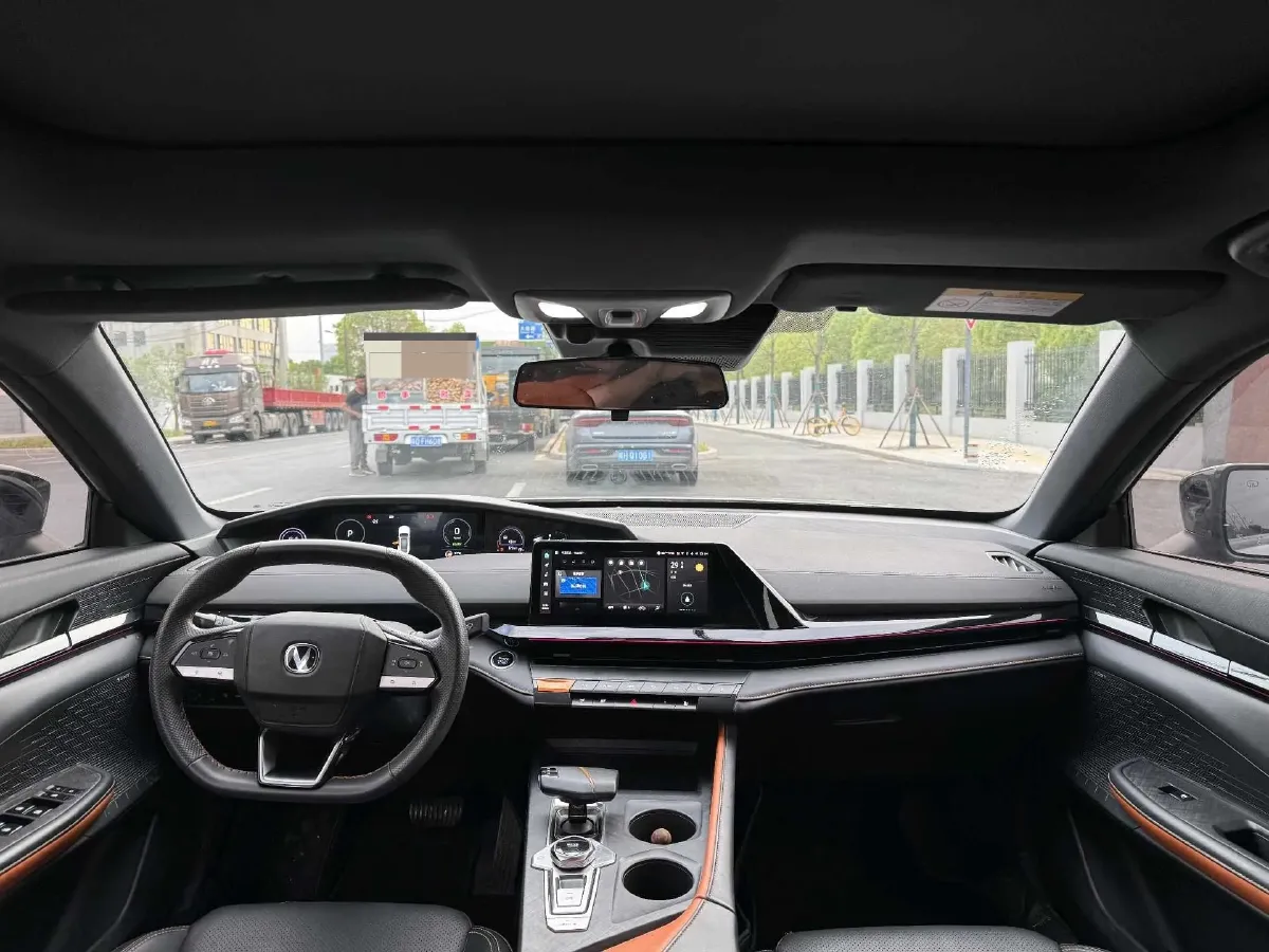 2023 ChangAn UNI-V iDD 1.5T 170HP L4 6TCT PHEV 18.4KWH,autocango,china used car exporter,china ev exporter,chinese used car exporter,chinese used ev exporter
