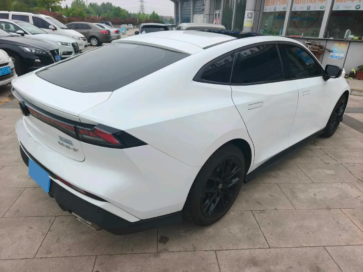 2022 ChangAn Raeton CC 1.5T 188HP L4 7DCT,autocango,china used car exporter,china ev exporter,chinese used car exporter,chinese used ev exporter