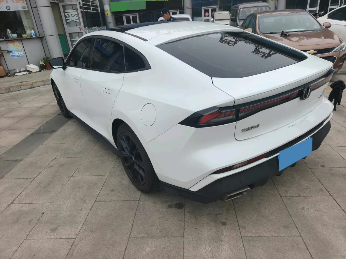 2022 ChangAn Raeton CC 1.5T 188HP L4 7DCT,autocango,china used car exporter,china ev exporter,chinese used car exporter,chinese used ev exporter