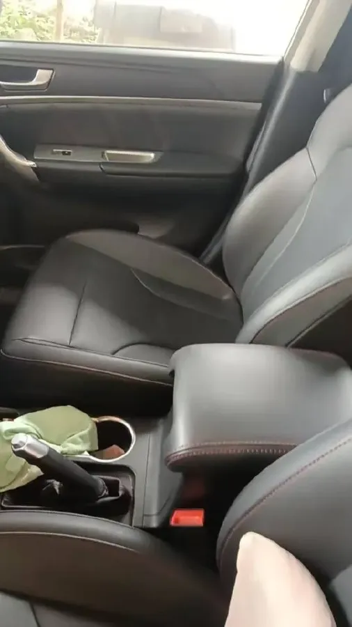 2019 Haval M6 1.5T 150HP L4 7DCT,autocango,china used car exporter,china ev exporter,chinese used car exporter,chinese used ev exporter