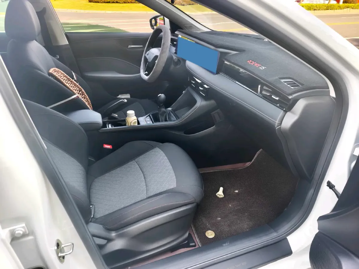2023 Roewe i5 1.5L 129HP L4 5MT,autocango,china used car exporter,china ev exporter,chinese used car exporter,chinese used ev exporter