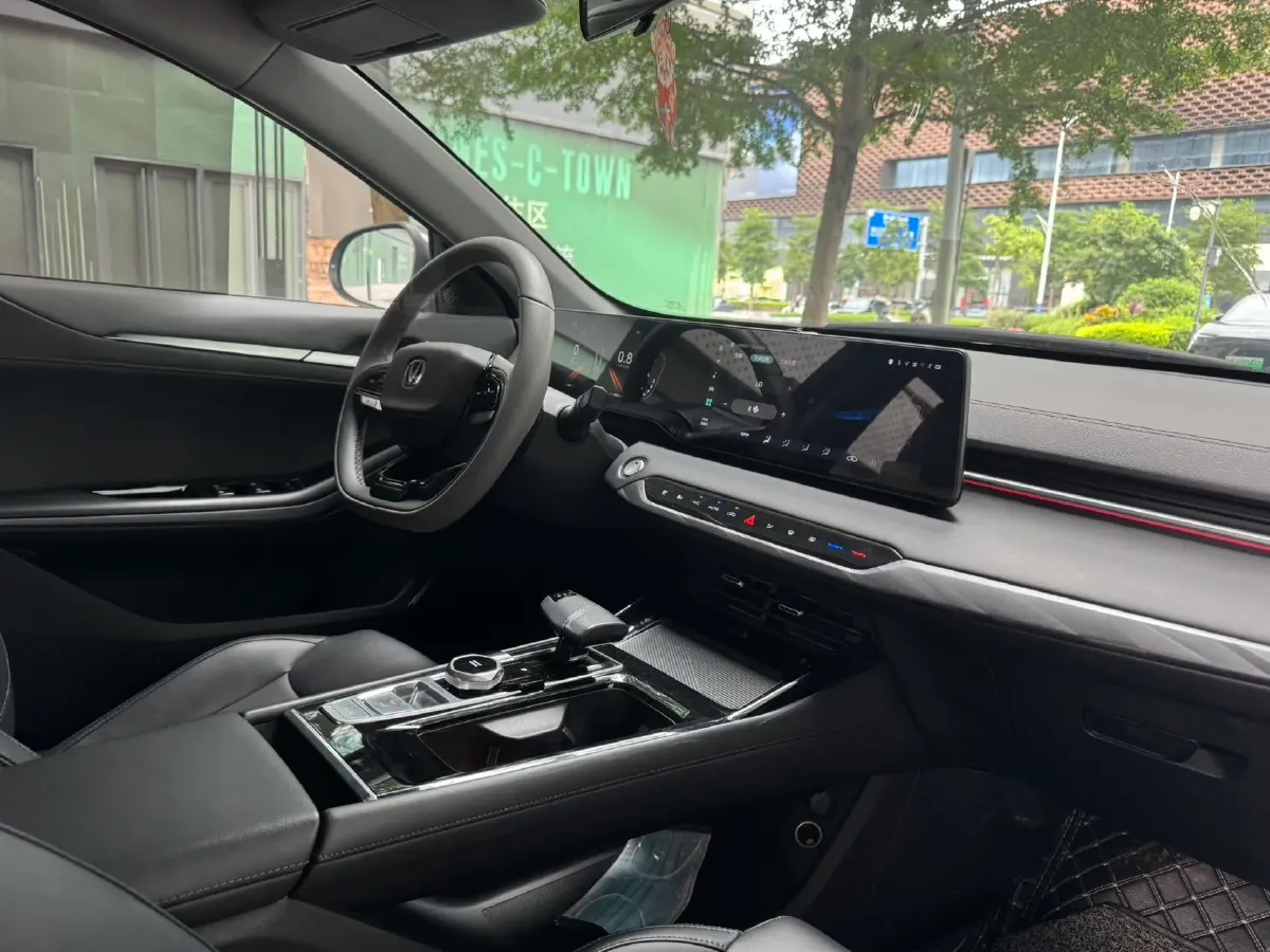 2023 ChangAn Raeton Plus 1.5T 188HP L4 7DCT,autocango,china used car exporter,china ev exporter,chinese used car exporter,chinese used ev exporter