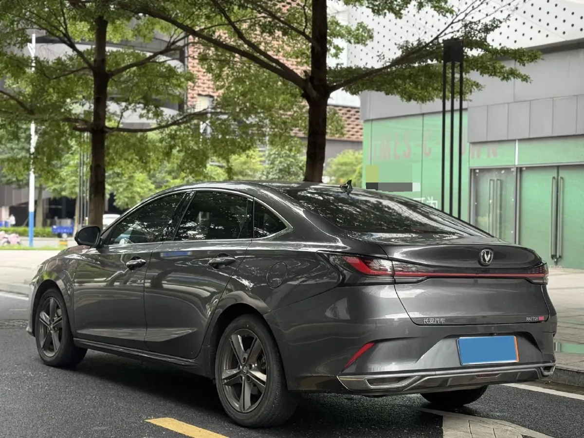 2023 ChangAn Raeton Plus 1.5T 188HP L4 7DCT,autocango,china used car exporter,china ev exporter,chinese used car exporter,chinese used ev exporter