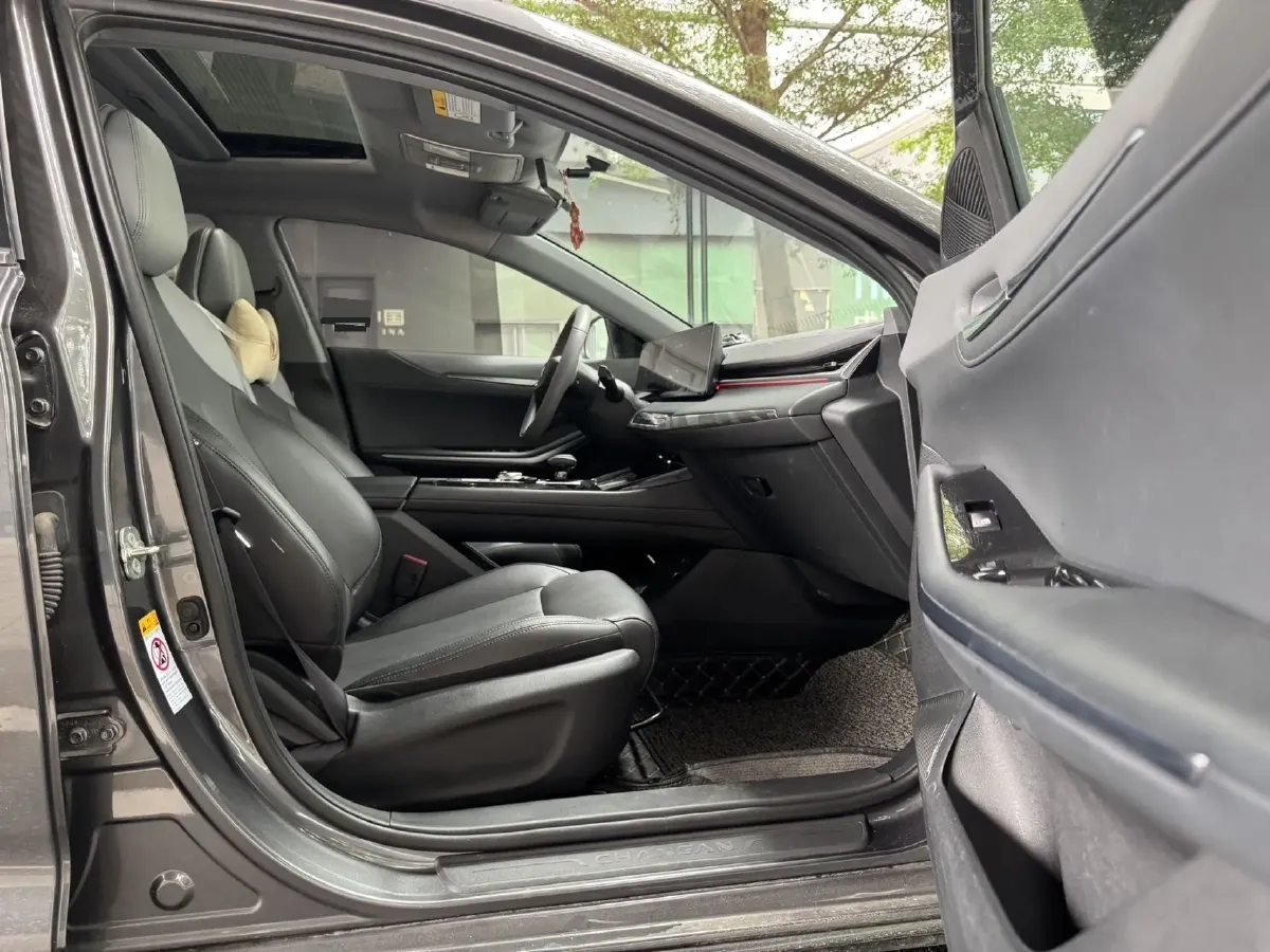 2023 ChangAn Raeton Plus 1.5T 188HP L4 7DCT,autocango,china used car exporter,china ev exporter,chinese used car exporter,chinese used ev exporter