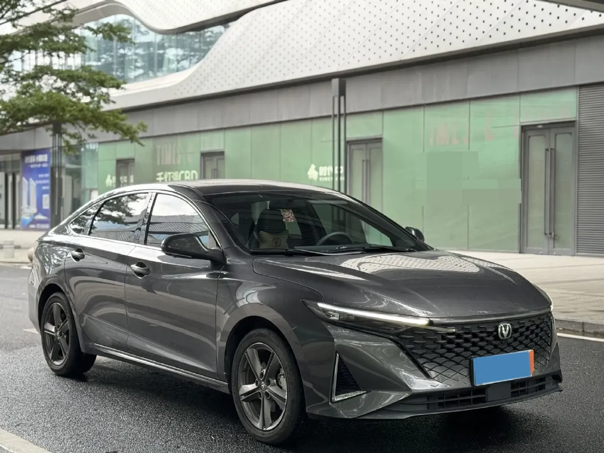 2023 ChangAn Raeton Plus 1.5T 188HP L4 7DCT,autocango,china used car exporter,china ev exporter,chinese used car exporter,chinese used ev exporter