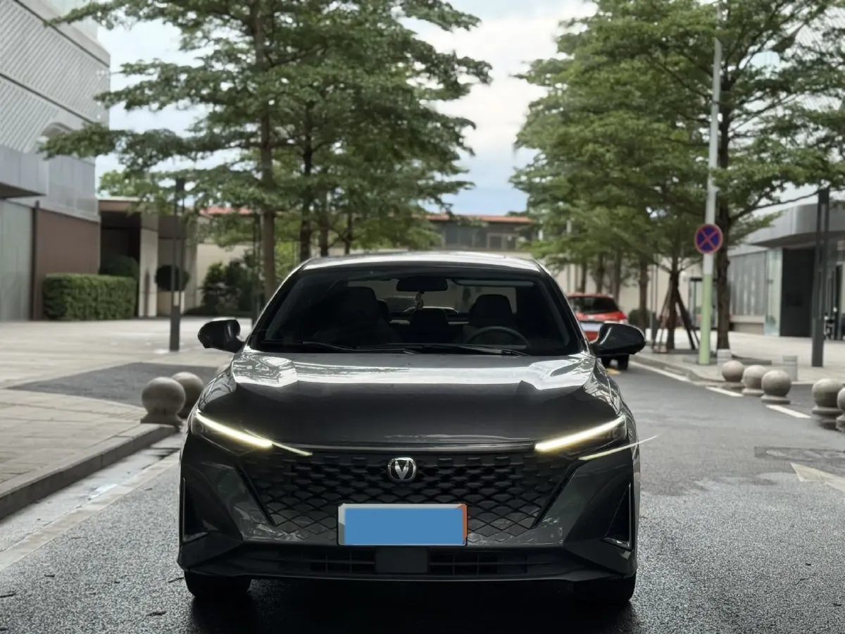 2023 ChangAn Raeton Plus 1.5T 188HP L4 7DCT,autocango,china used car exporter,china ev exporter,chinese used car exporter,chinese used ev exporter