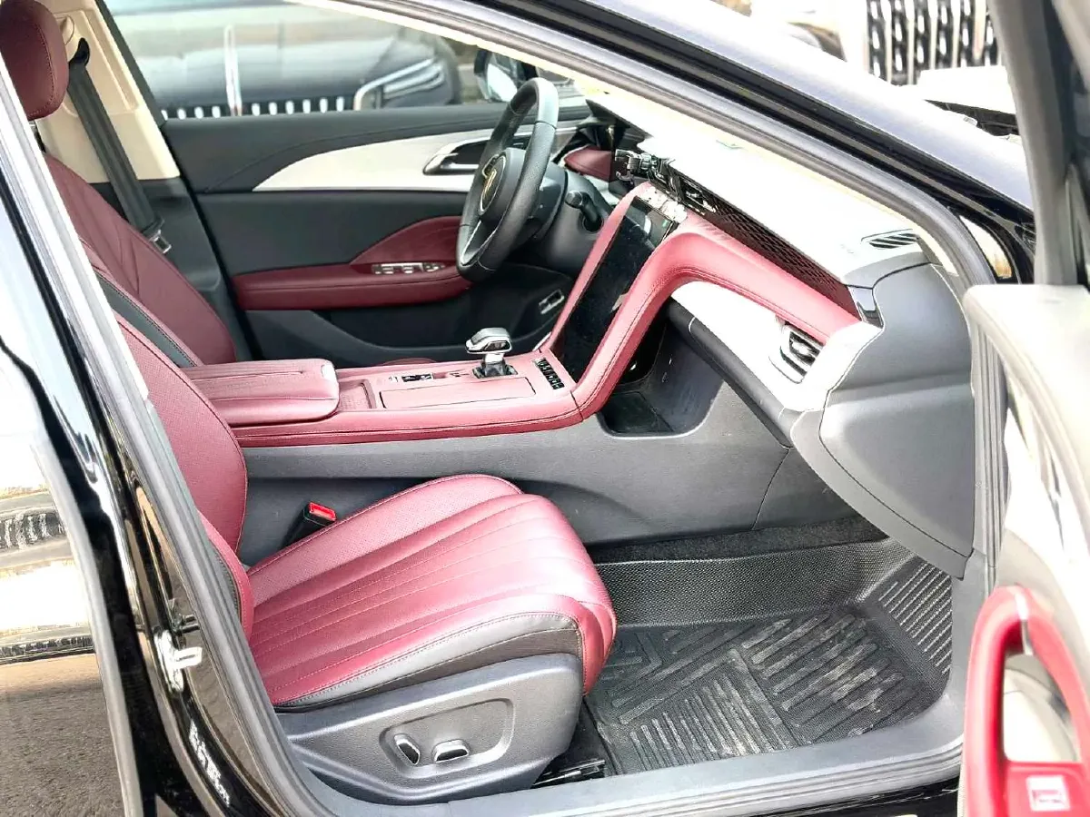 2025 HongQi H5 1.5T 169HP L4 1DHT Hybrid,autocango,china used car exporter,china ev exporter,chinese used car exporter,chinese used ev exporter