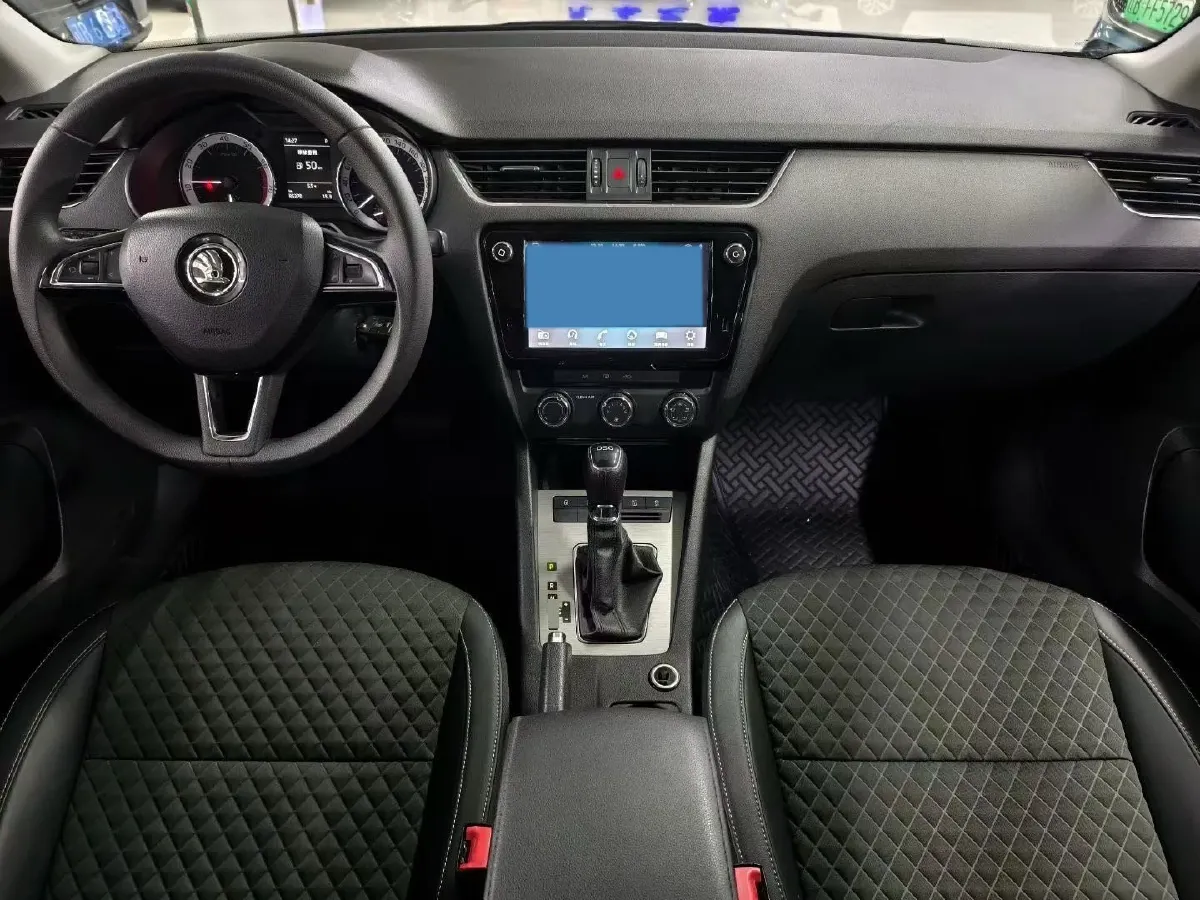 2019 Skoda Octavia 1.2T 116HP L4 7DCT,autocango,china used car exporter,china ev exporter,chinese used car exporter,chinese used ev exporter