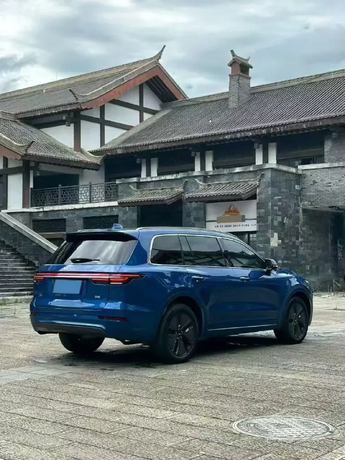 2020 Li ONE Range Extended 131HP REEV 40.5KWH,autocango,china used car exporter,china ev exporter,chinese used car exporter,chinese used ev exporter