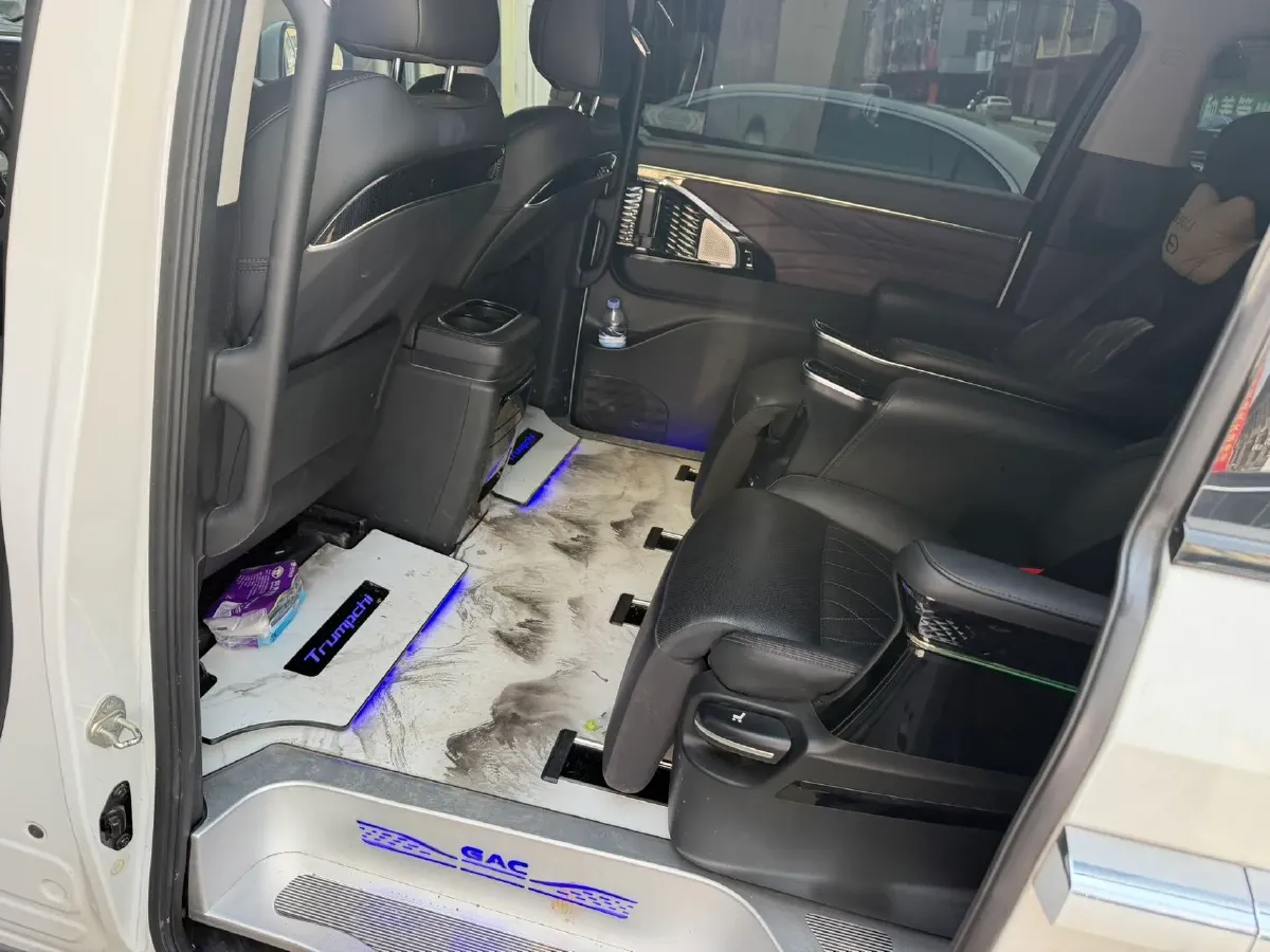 2023 HongQi HS5 2.0T 252HP L4 8AT,autocango,china used car exporter,china ev exporter,chinese used car exporter,chinese used ev exporter