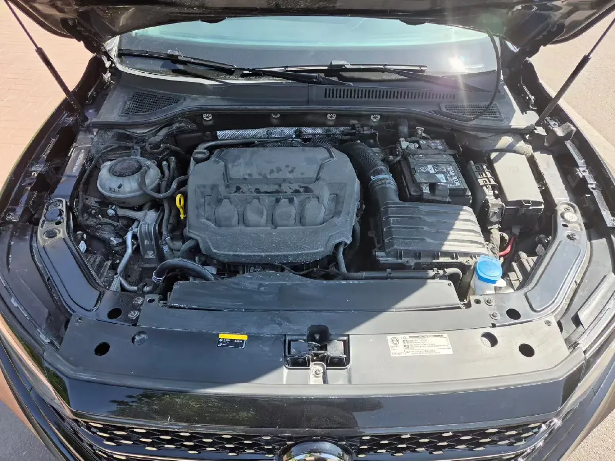 2025 Volkswagen Passat 2.0T 220HP L4 7DCT,autocango,china used car exporter,china ev exporter,chinese used car exporter,chinese used ev exporter