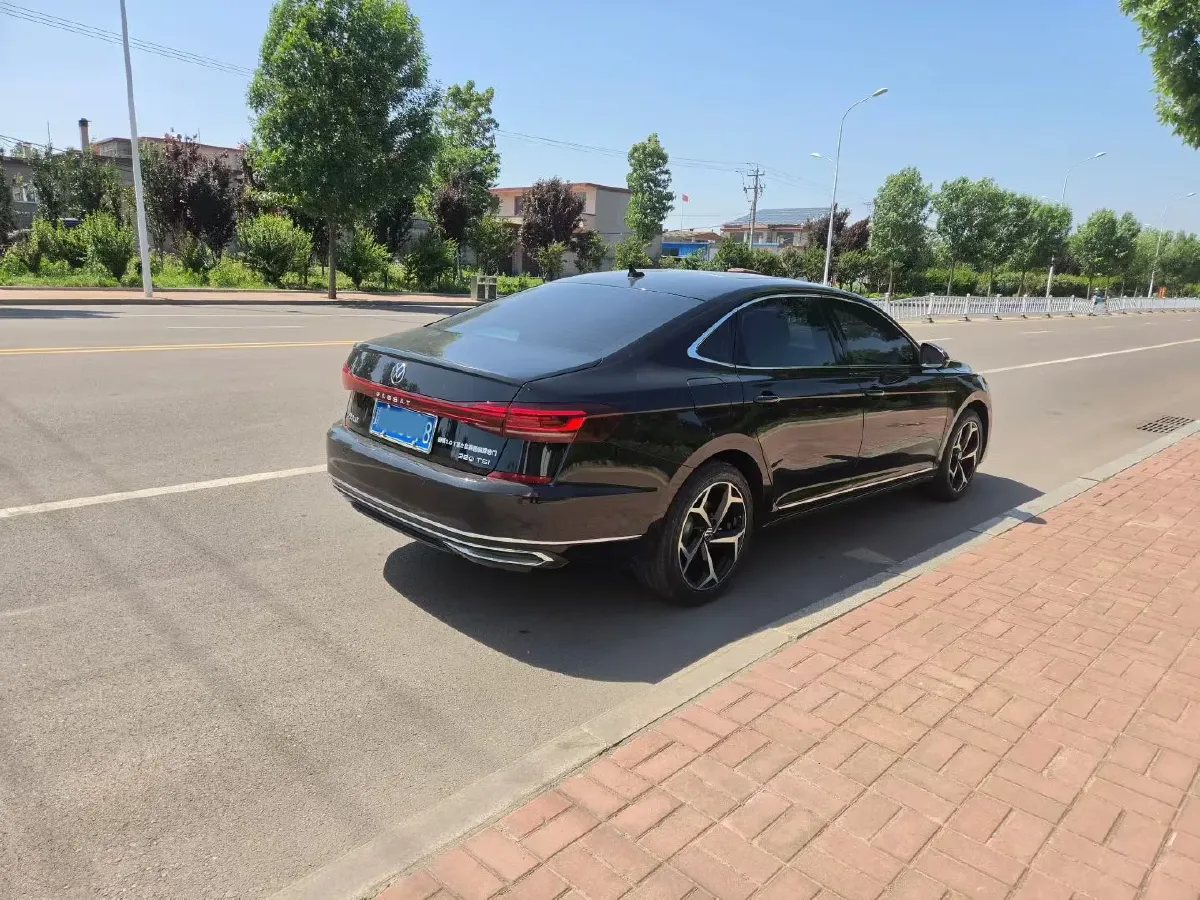 2025 Volkswagen Passat 2.0T 220HP L4 7DCT,autocango,china used car exporter,china ev exporter,chinese used car exporter,chinese used ev exporter