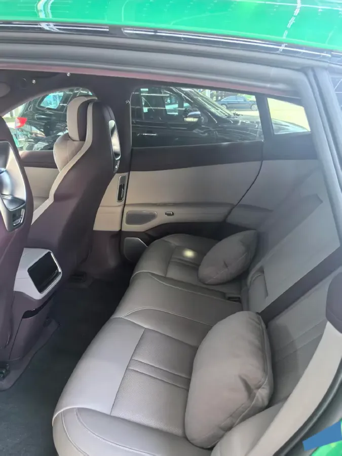 2025 MI YU7 BEV 101.7KWH,autocango,china used car exporter,china ev exporter,chinese used car exporter,chinese used ev exporter