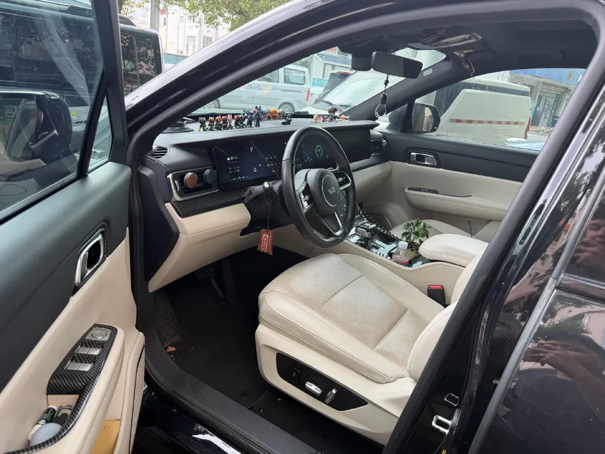 2021 Li ONE Range Extended 131HP REEV 40.5KWH,autocango,china used car exporter,china ev exporter,chinese used car exporter,chinese used ev exporter