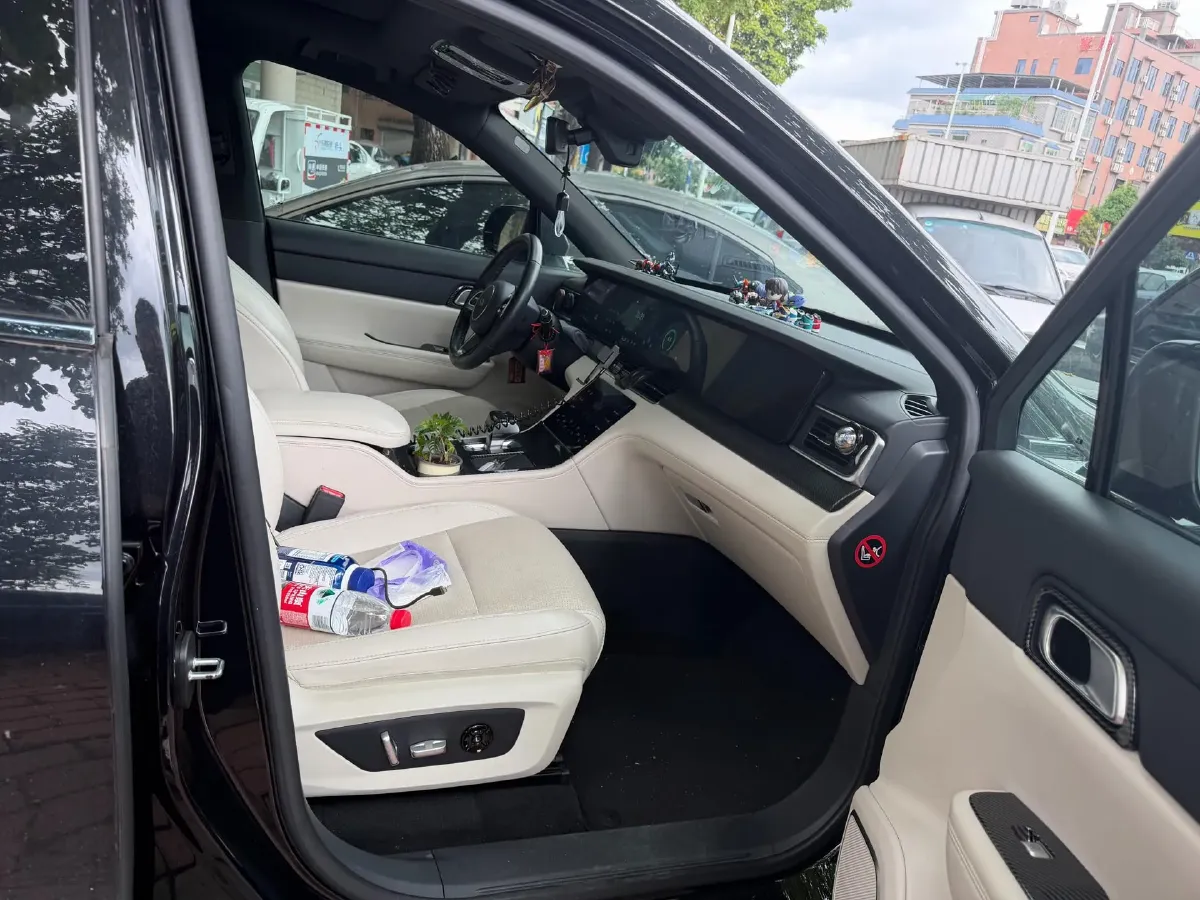 2021 Li ONE Range Extended 131HP REEV 40.5KWH,autocango,china used car exporter,china ev exporter,chinese used car exporter,chinese used ev exporter