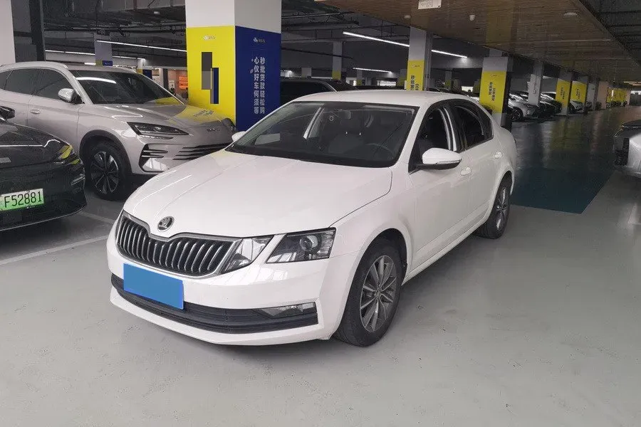 2022 Skoda Octavia 1.5L 113HP L4 6AT,autocango,china used car exporter,china ev exporter,chinese used car exporter,chinese used ev exporter