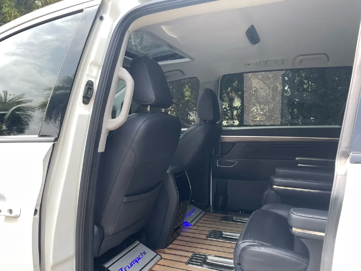 2021 GAC Trumpchi M8 2.0T 252HP L4 8AT,autocango,china used car exporter,china ev exporter,chinese used car exporter,chinese used ev exporter