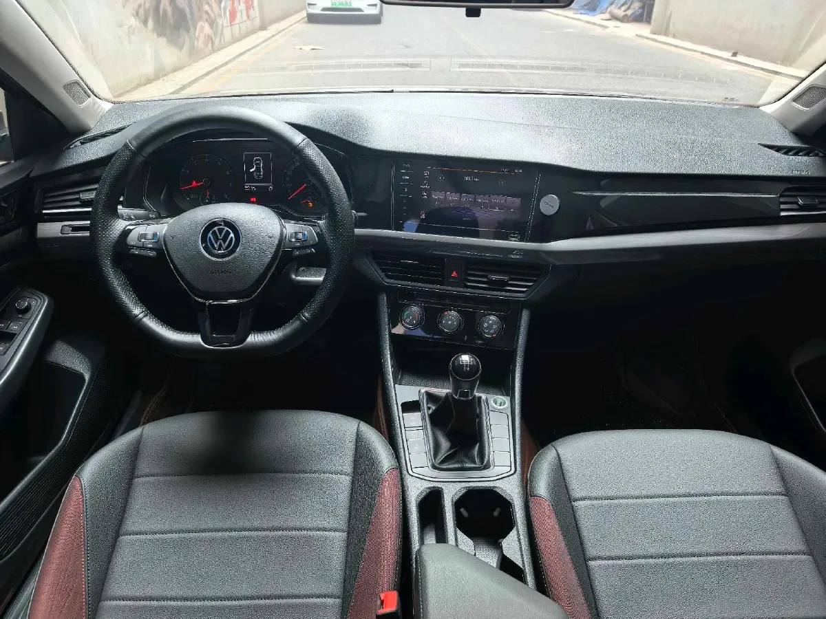 2021 Volkswagen Bora 1.5L 113HP L4 5MT,autocango,china used car exporter,china ev exporter,chinese used car exporter,chinese used ev exporter