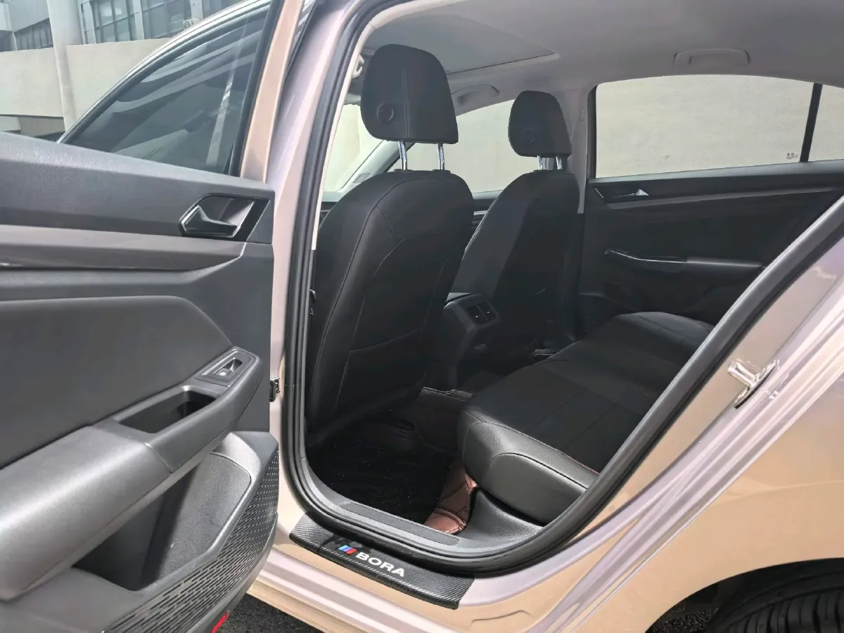 2021 Volkswagen Bora 1.5L 113HP L4 5MT,autocango,china used car exporter,china ev exporter,chinese used car exporter,chinese used ev exporter