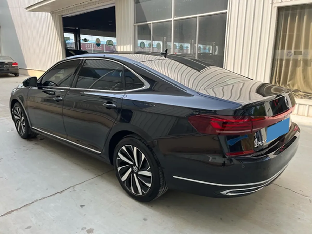 2024 Volkswagen Passat 2.0T 220HP L4 7DCT,autocango,china used car exporter,china ev exporter,chinese used car exporter,chinese used ev exporter
