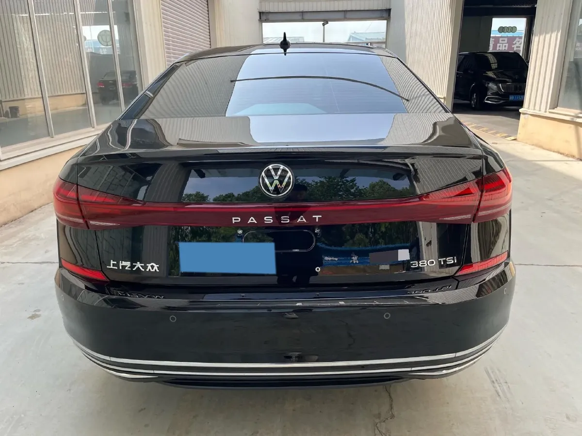2024 Volkswagen Passat 2.0T 220HP L4 7DCT,autocango,china used car exporter,china ev exporter,chinese used car exporter,chinese used ev exporter
