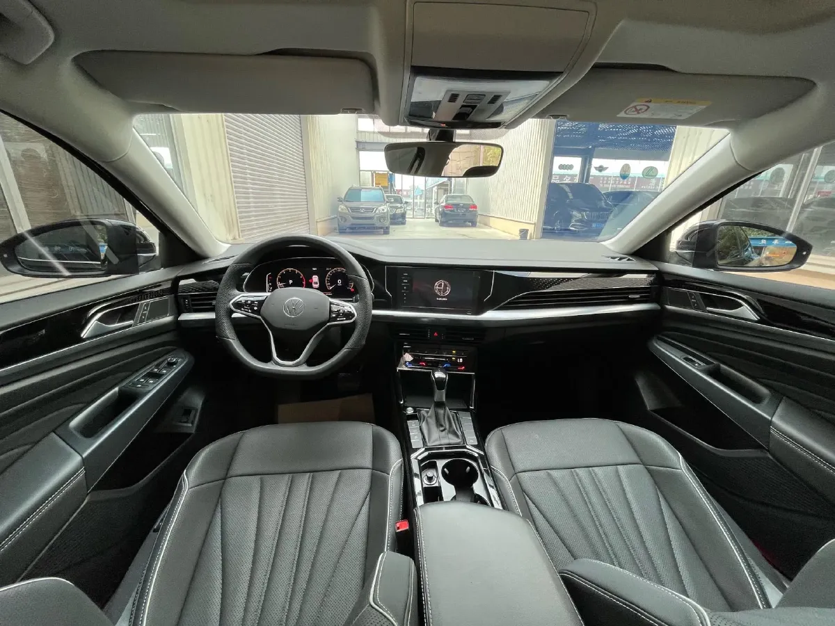 2024 Volkswagen Passat 2.0T 220HP L4 7DCT,autocango,china used car exporter,china ev exporter,chinese used car exporter,chinese used ev exporter