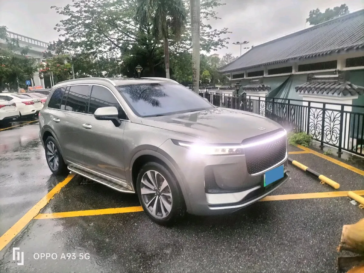 2020 Li ONE Range Extended 131HP REEV 40.5KWH,autocango,china used car exporter,china ev exporter,chinese used car exporter,chinese used ev exporter