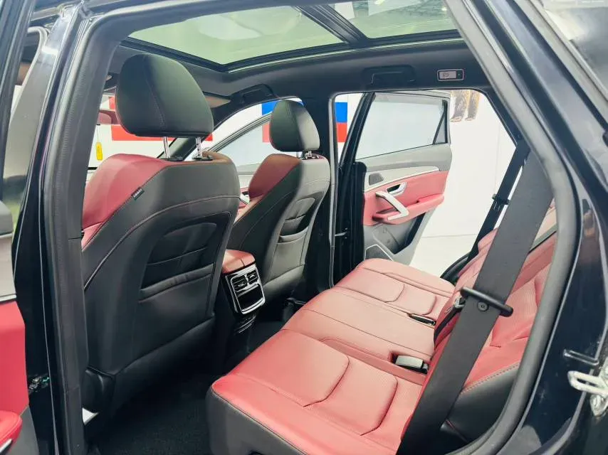 2023 ChangAn Oshan X7 Plus 1.5T 188HP L4 7DCT,autocango,china used car exporter,china ev exporter,chinese used car exporter,chinese used ev exporter