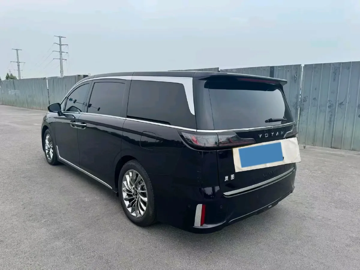 2024 Voyah Dream 1.5T 150HP L4 PHEV 43KWH,autocango,china used car exporter,china ev exporter,chinese used car exporter,chinese used ev exporter