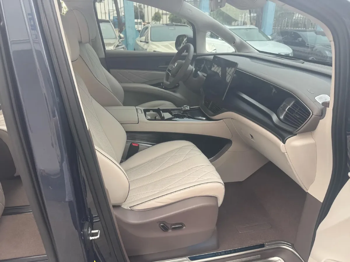 2022 Jaguar XFL 2.0T 250HP L4 8AT,autocango,china used car exporter,china ev exporter,chinese used car exporter,chinese used ev exporter