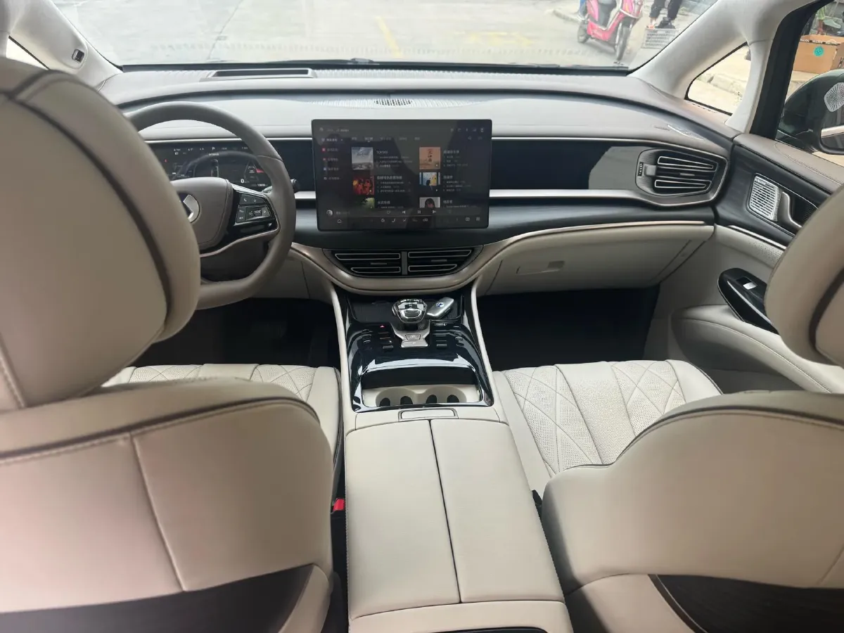 2022 Jaguar XFL 2.0T 250HP L4 8AT,autocango,china used car exporter,china ev exporter,chinese used car exporter,chinese used ev exporter